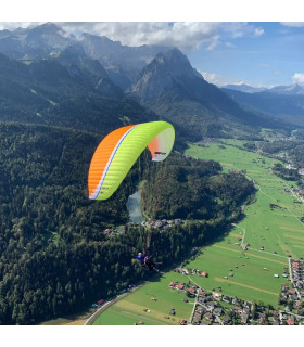 Aile de parapente K2 coloris LimeRed en vol