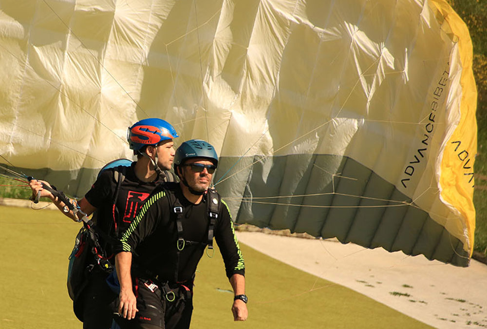 bapteme de parapente guide